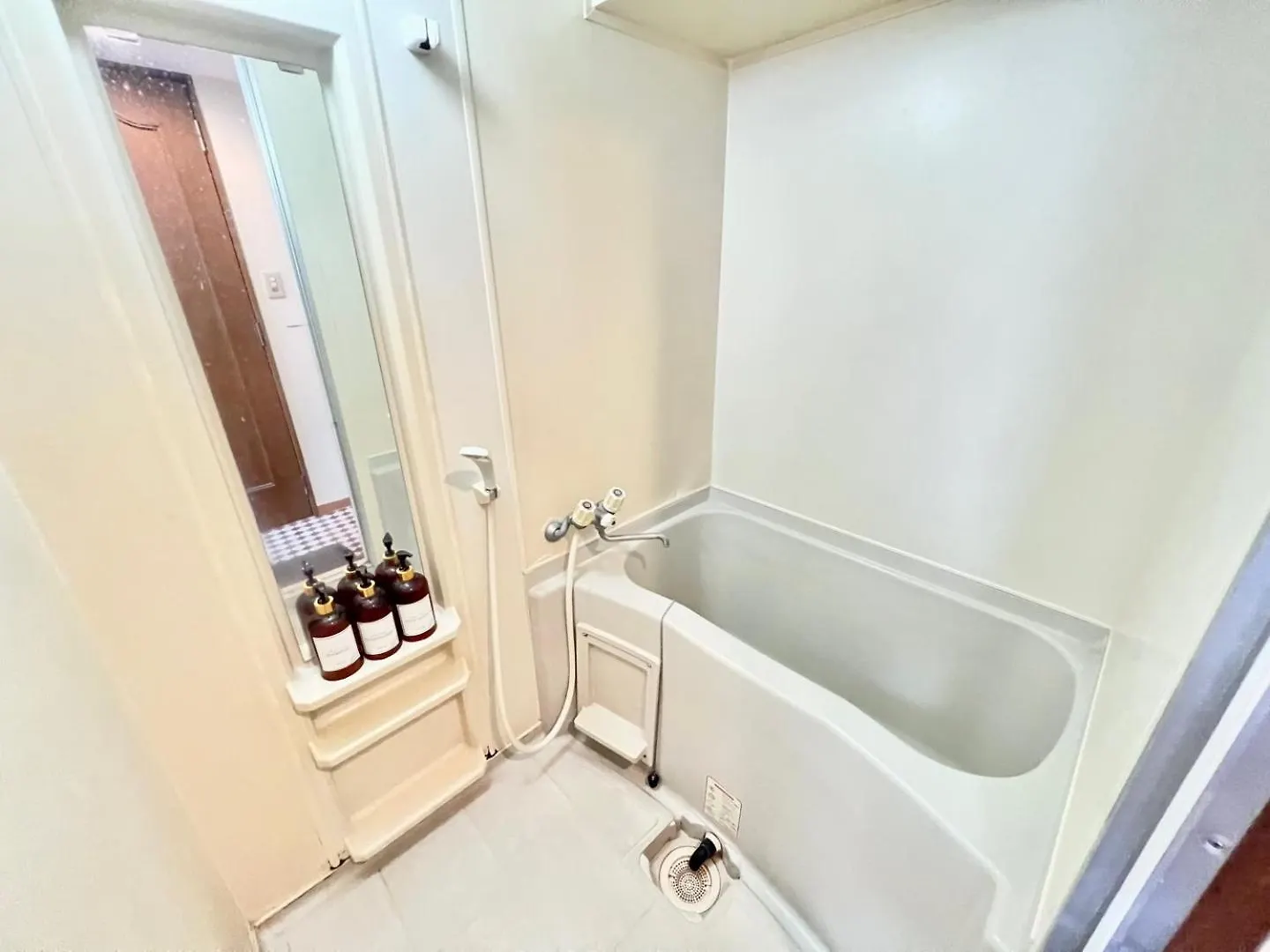 Apartmán 4인가능 난바역 한 정거장 지하철역 2분 Royal507 Ósaka Japonsko